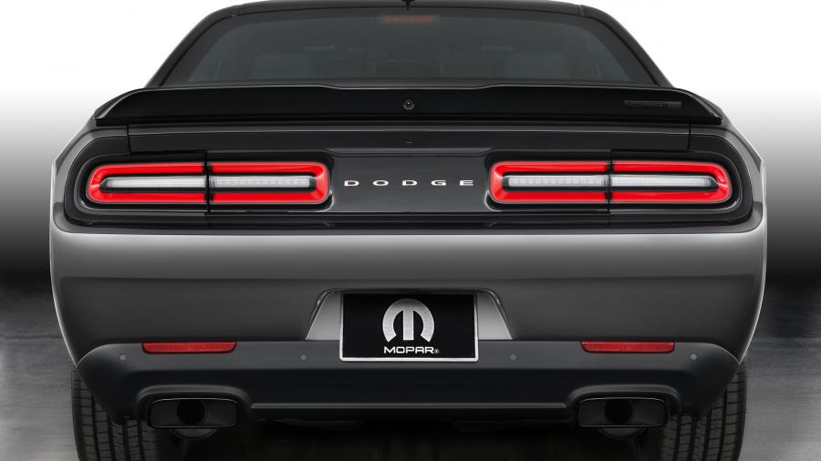  Dodge Challenger by Mopar 2017 года  (фото 8 из 25)
